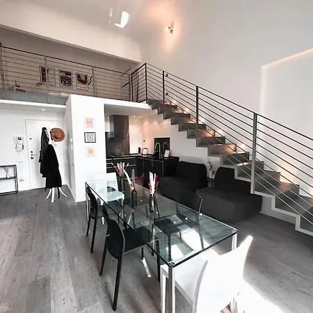 Lägenhet Aldrovandi Loft - Centro Storico *