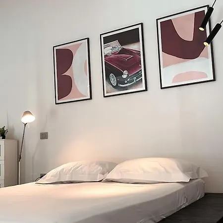 Lägenhet Aldrovandi Loft - Centro Storico *